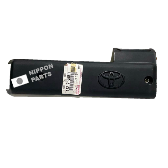 TAPA PLASTICA SOBRE LA TAPA BALANCIN TOYOTA  TOYOTA GENUINO JAPAN 11212-66011
